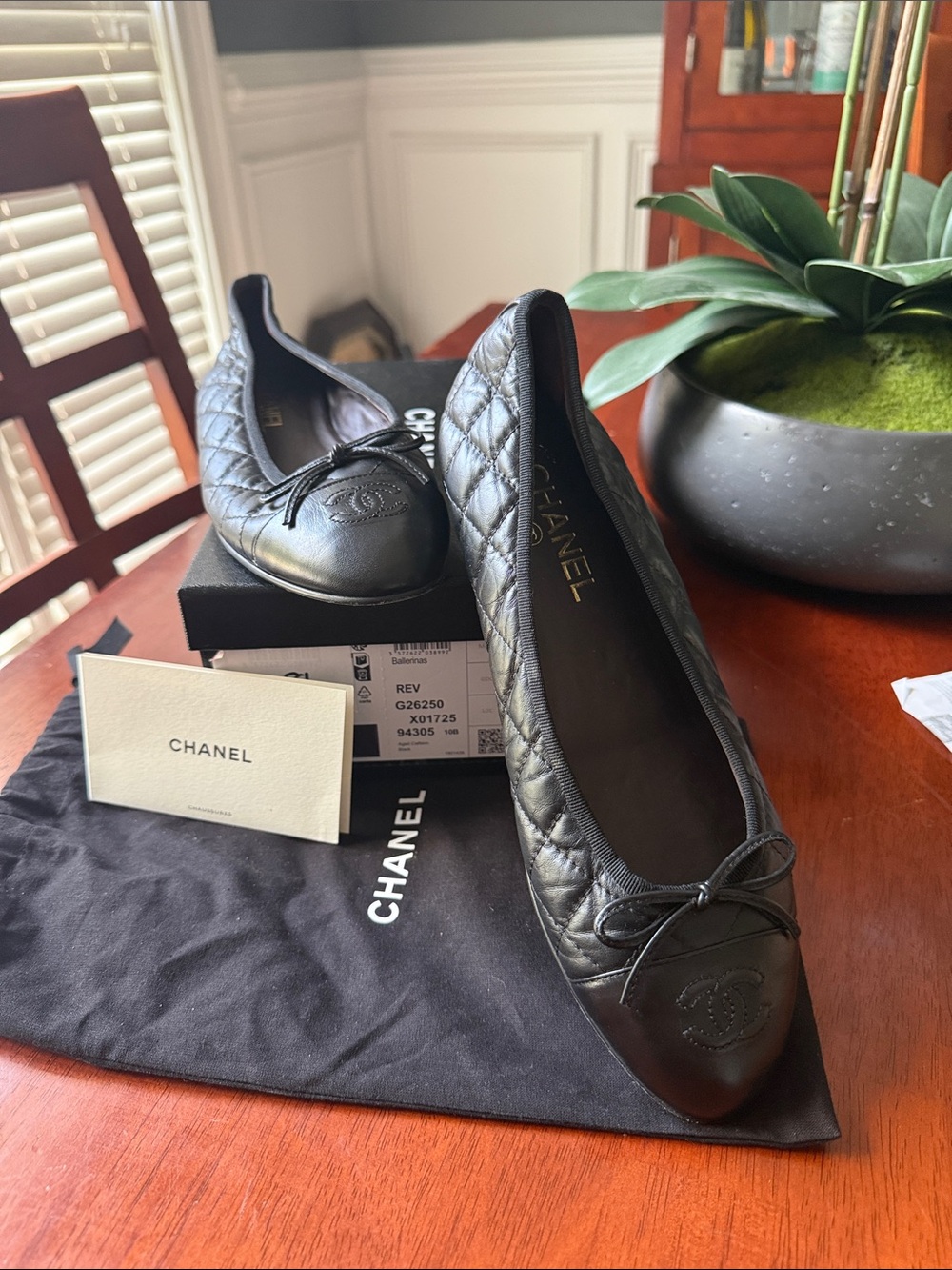 CHANEL Black Quilted Leather Ballet Flats with CC Logo